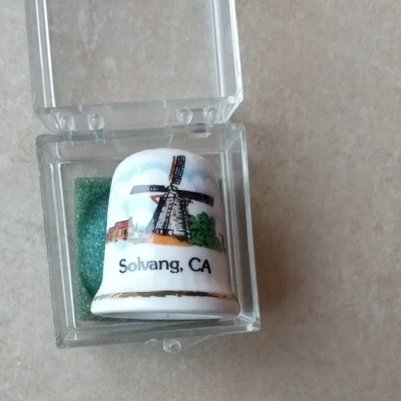 Assorted Collectible Thimbles Set - Picture 13 of 16